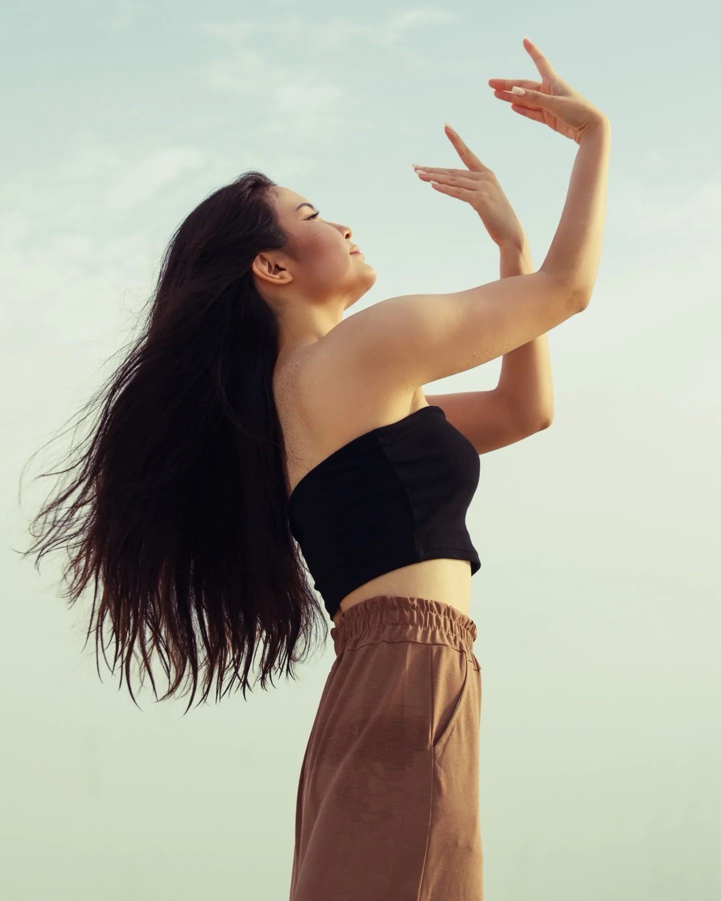 Portrait shoot at the beach in Dubai, second angle